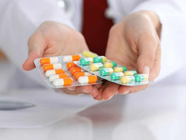 Nấm Âm Đạo Vùng Kín: Nguyên Nhân, Dấu Hiệu Và Cách Điều Trị Hiệu Quả 8 Điều-trị-bằng-thuốc-chuyên-khoa