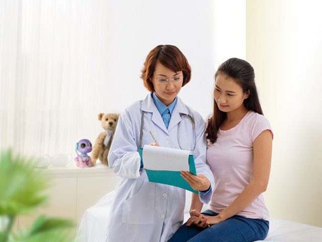 Nấm Âm Đạo Vùng Kín: Nguyên Nhân, Dấu Hiệu Và Cách Điều Trị Hiệu Quả 11 Thăm-khám-phụ-khoa-sớm